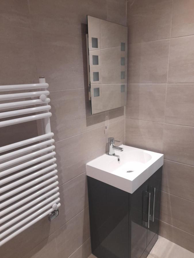 Lovely Home With Full En-Suite Double Bed Rooms Reading Exteriör bild