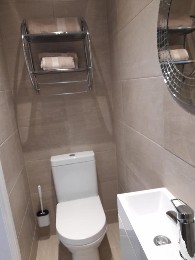 Lovely Home With Full En-Suite Double Bed Rooms Reading Exteriör bild