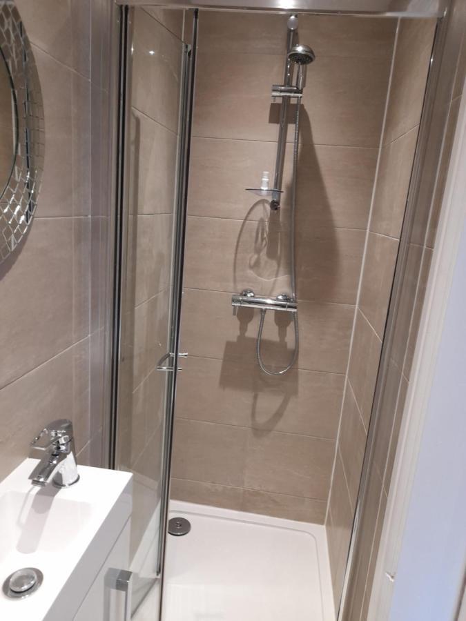 Lovely Home With Full En-Suite Double Bed Rooms Reading Exteriör bild