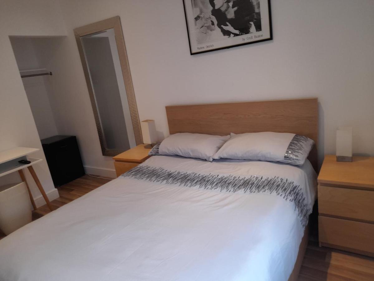 Lovely Home With Full En-Suite Double Bed Rooms Reading Exteriör bild
