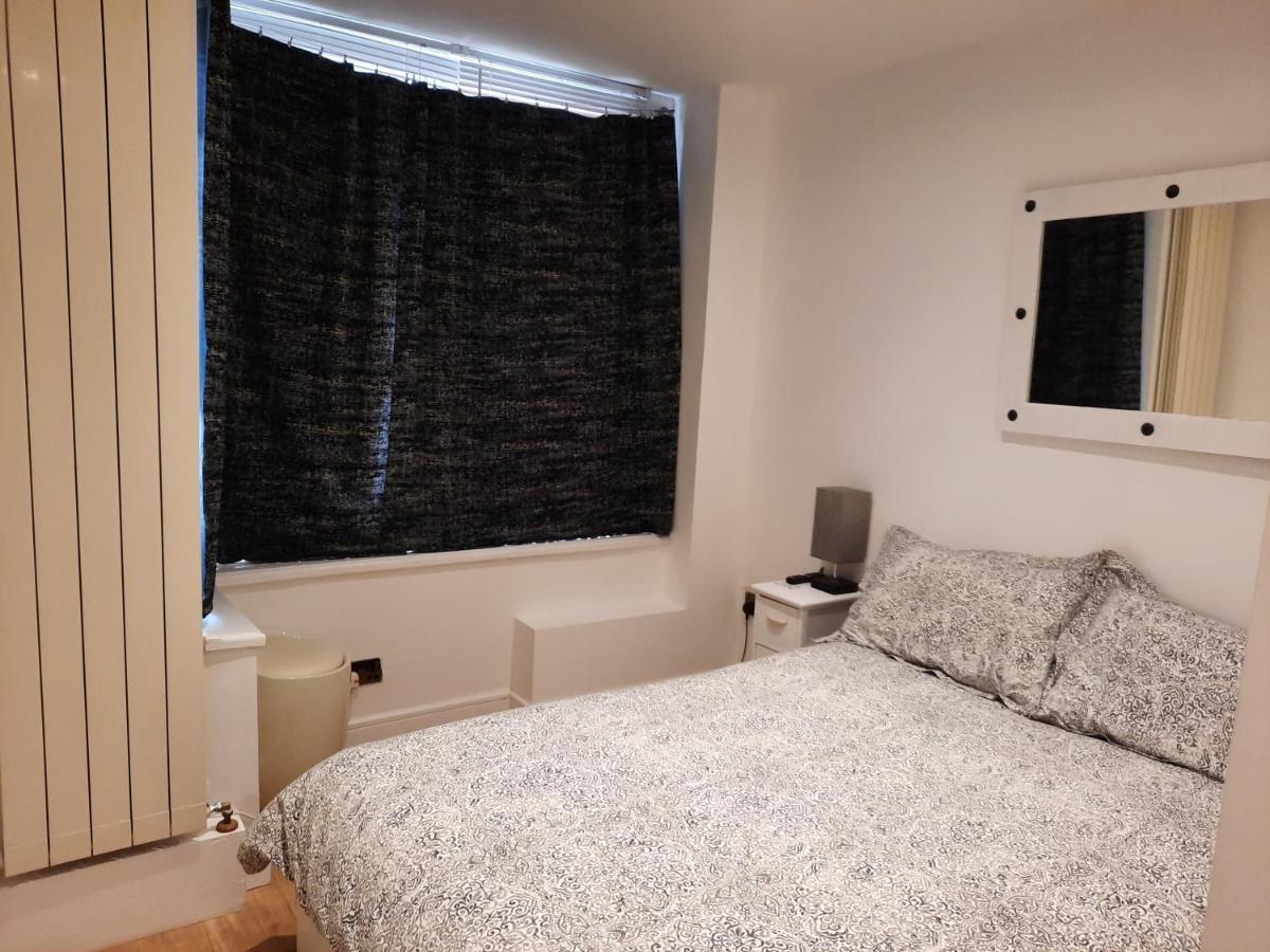 Lovely Home With Full En-Suite Double Bed Rooms Reading Exteriör bild