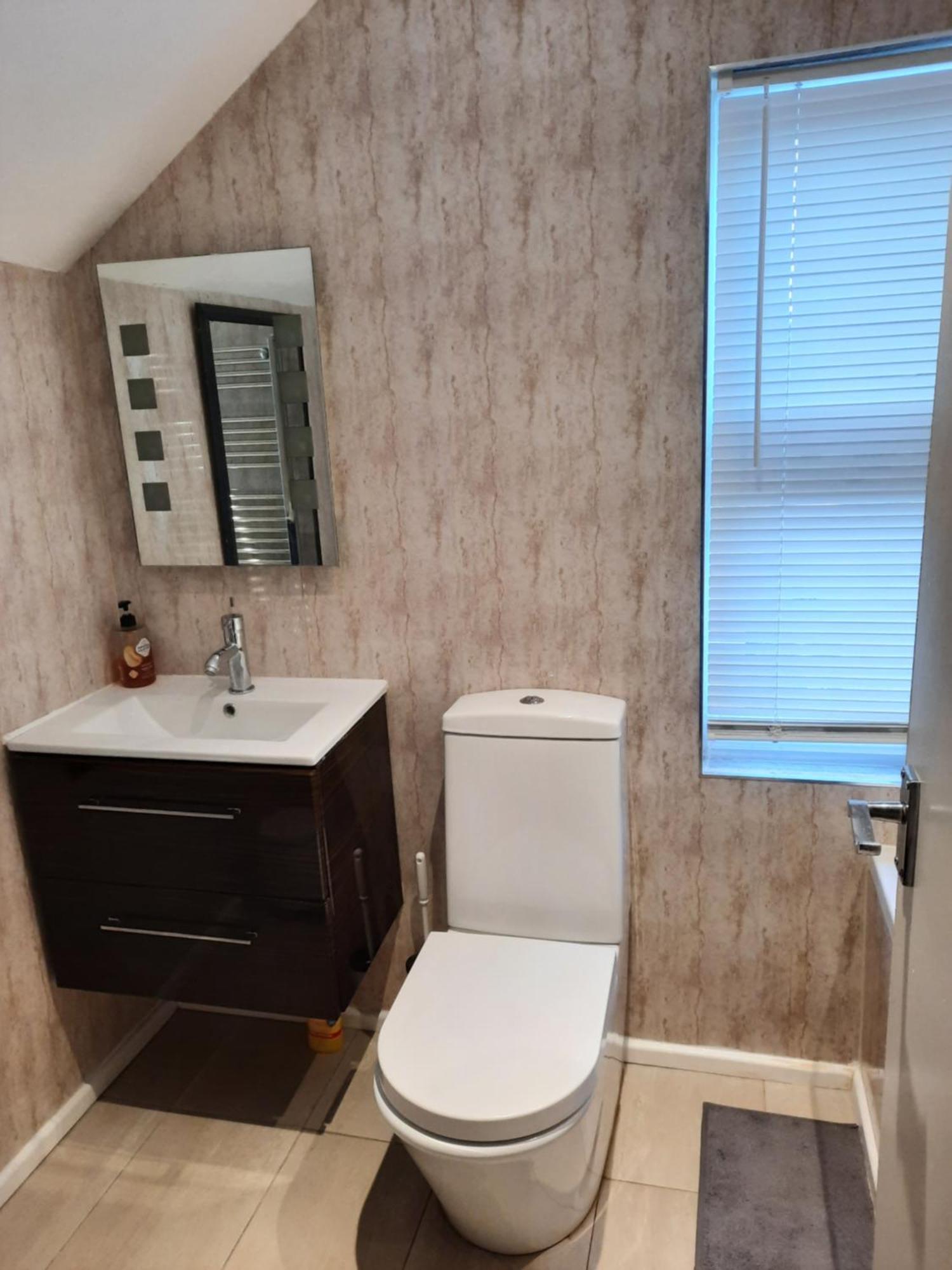 Lovely Home With Full En-Suite Double Bed Rooms Reading Exteriör bild