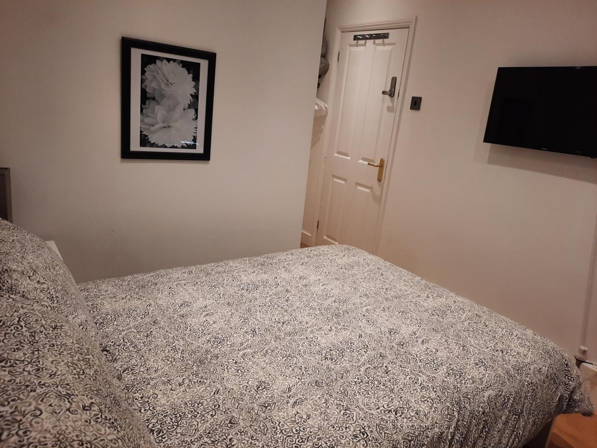 Lovely Home With Full En-Suite Double Bed Rooms Reading Exteriör bild